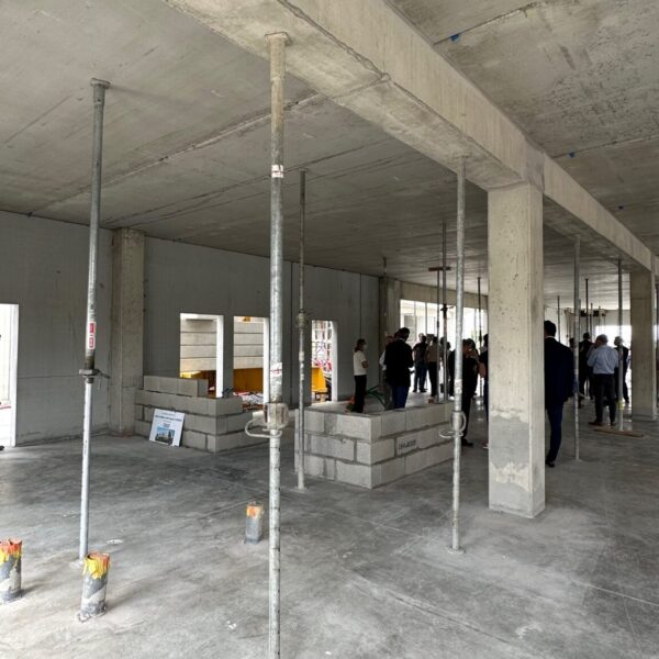 Visite de l’intérieur du bâtiment en construction de La Passerelle 2.
